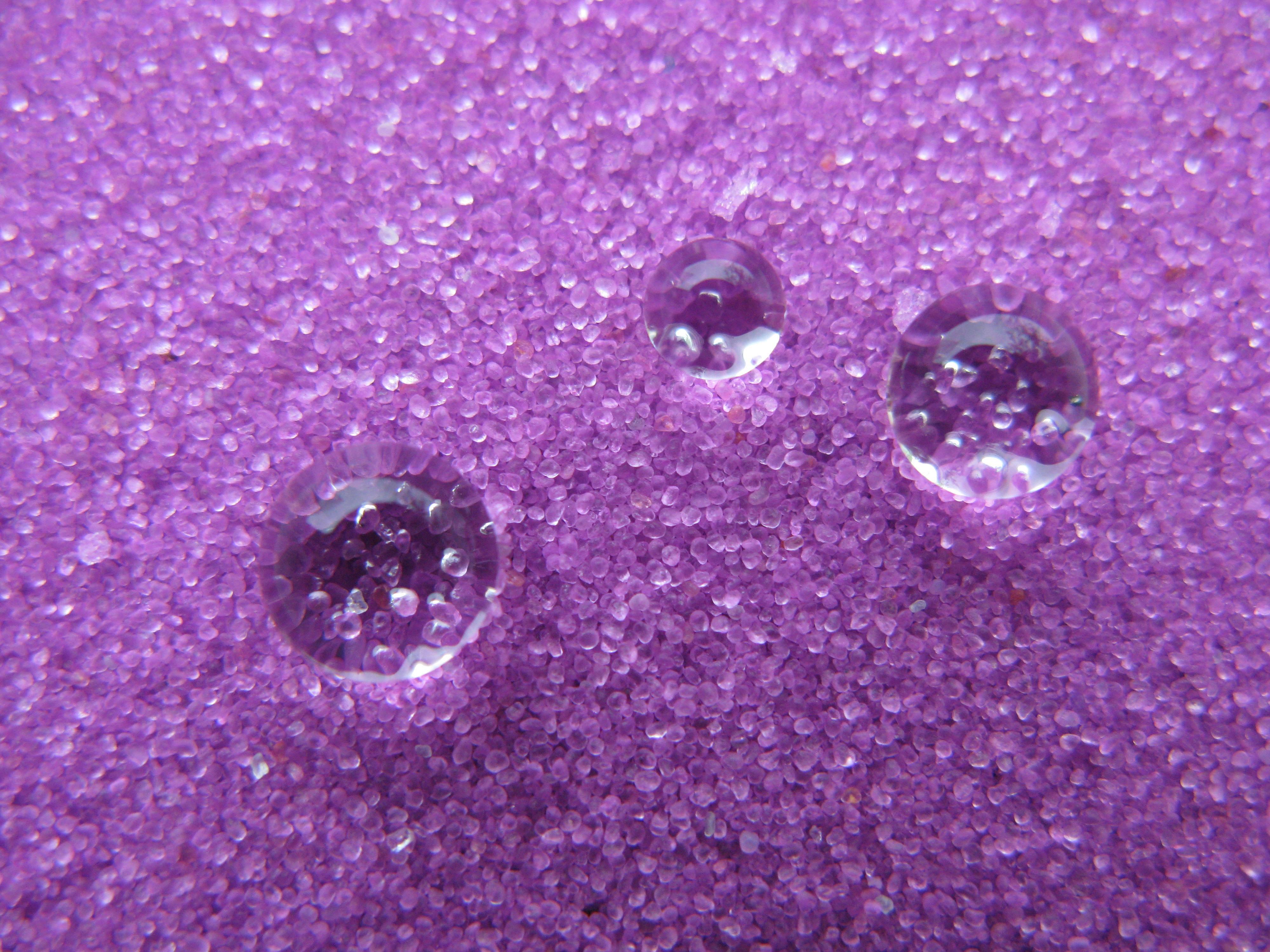 Scientific Image - Water Droplets on Hydrophobic Sand