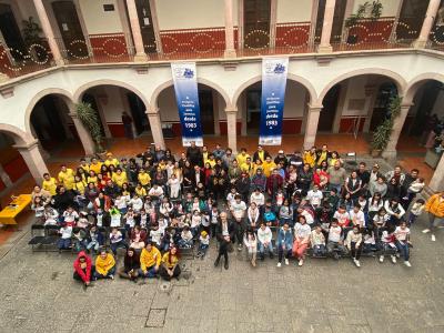 Members of the Children Science Club and the Quark Group, during a recent visit of Nobel Laureate David Gross November 11 2023 in Mexico.jpeg