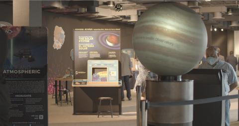 Learners going through the Sun, Earth, Universe exhibition at the Arecibo Observatory