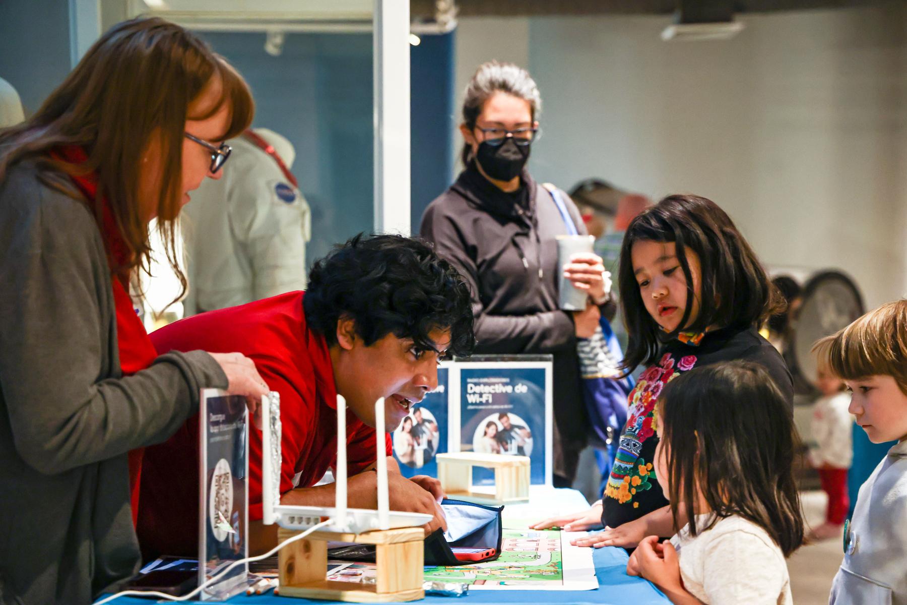 Making Waves WIFI detector activity at the Celebremos las ciencias!Let's Celebrate Science at the Museum of Life and Science Durham This event is part of the NC Science Festival credit Guillermo Delgado for NISE Network